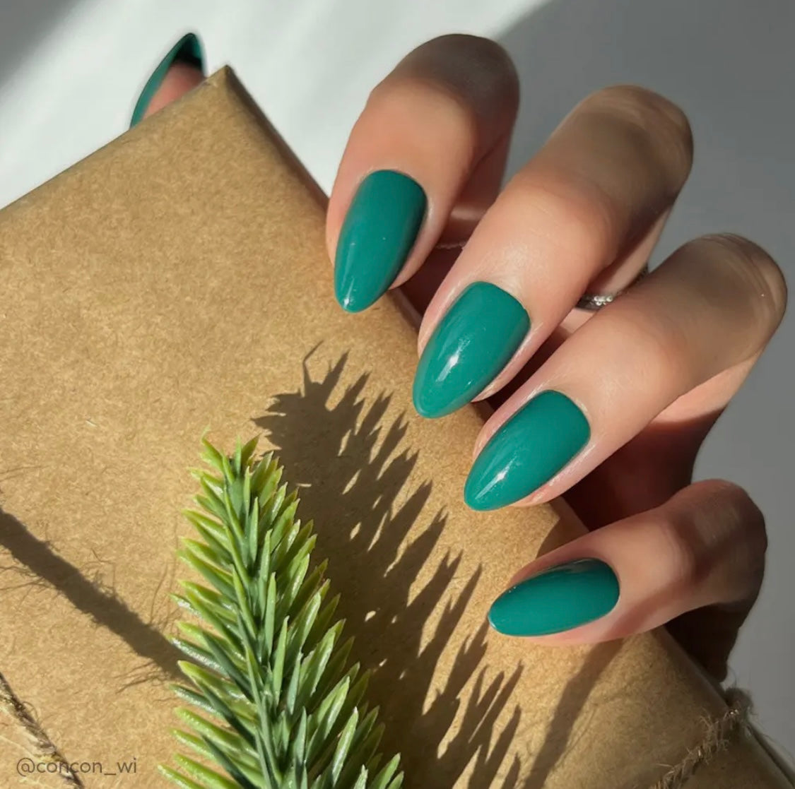 Glamnetic Emerald Green Press-On Nails