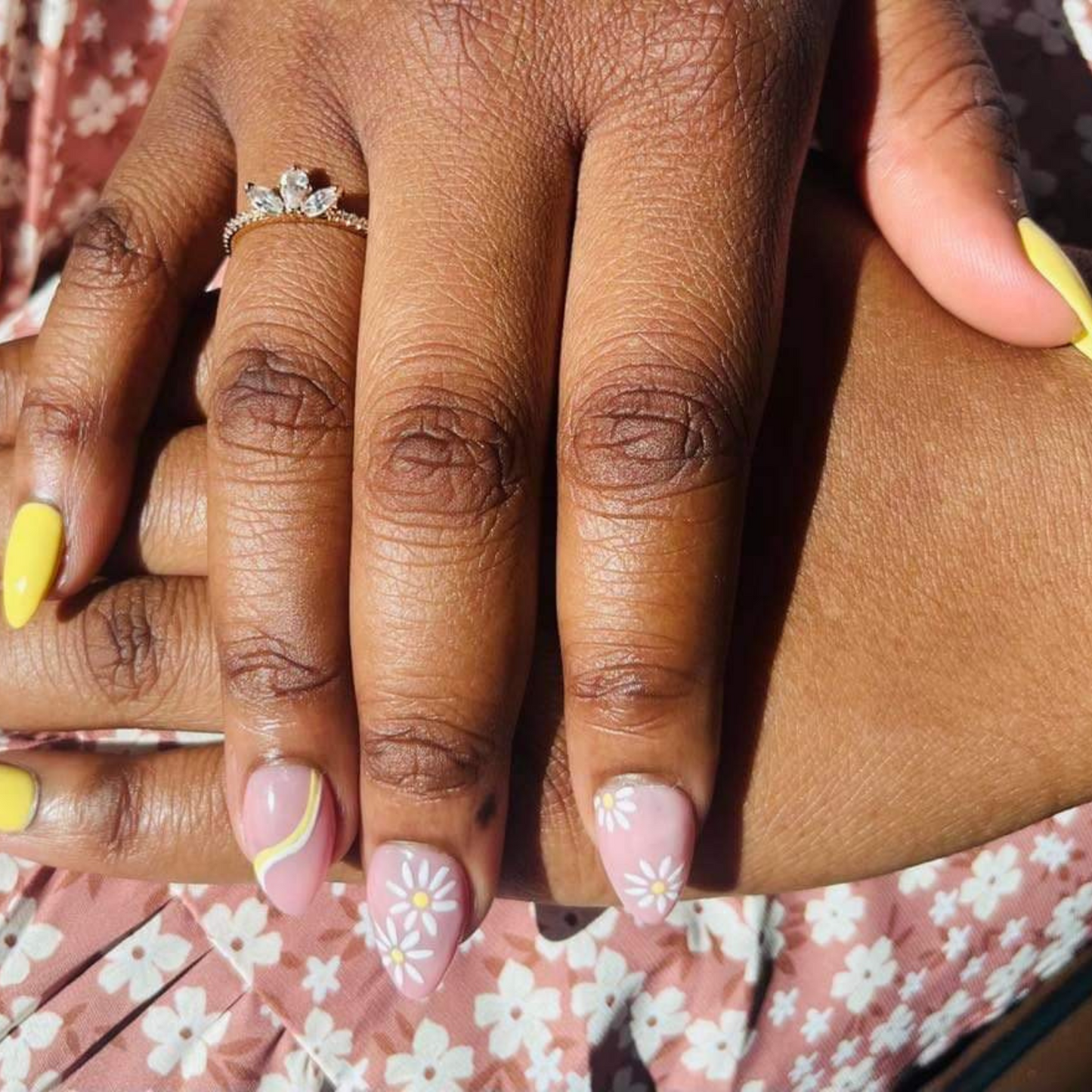 Spring Daisies Nails